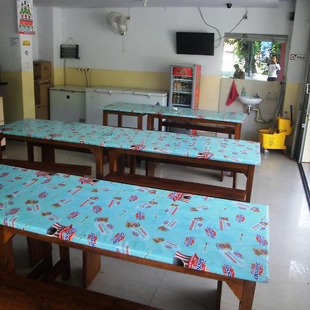 Hotel Metropolitan Inn Manado Buitenkant foto