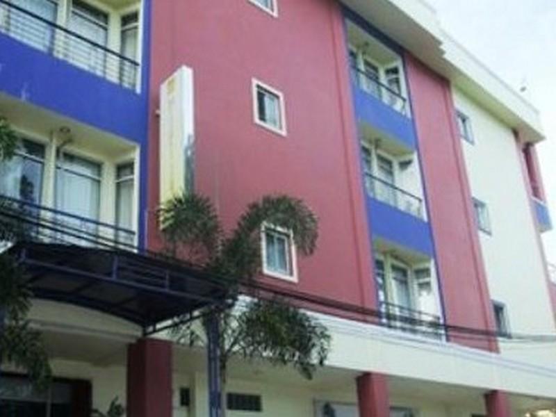 Hotel Metropolitan Inn Manado Buitenkant foto