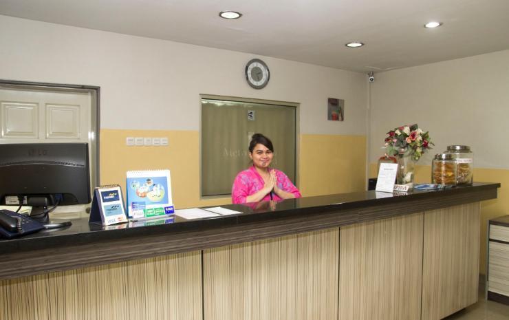 Hotel Metropolitan Inn Manado Buitenkant foto